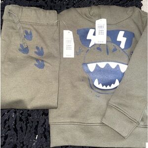 G A P SWEATSUIT
‼️BRAND🆕‼️
7023291877